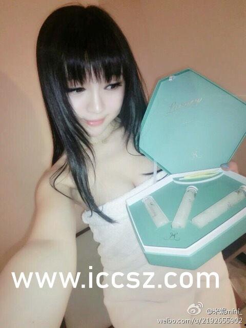 国产黄片自拍,揭秘私密影像背后的故事 第3张 国产黄片自拍,揭秘私密影像背后的故事 第3张